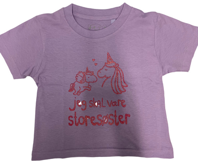 Jeg Skal Være Storesøster T-shirt S/S Enhjørning Lavender Med Pink Krystalina Tryk