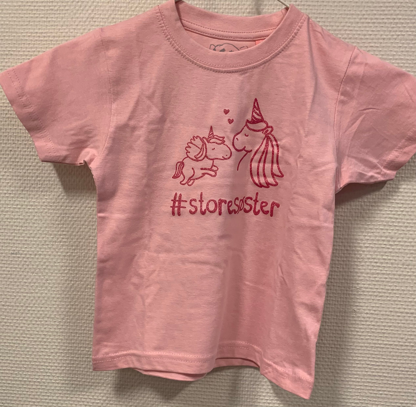 #Storesøster T-shirt S/S Enhjørning, Lyserød Med Pink Krystalina